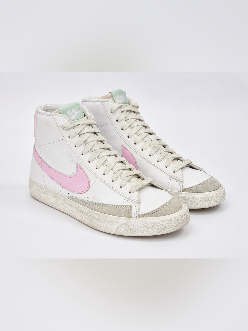 Nike Blazer Mid ‘77 White Pink Foam High Top Sneakers 6Y / Women’s 7.5
